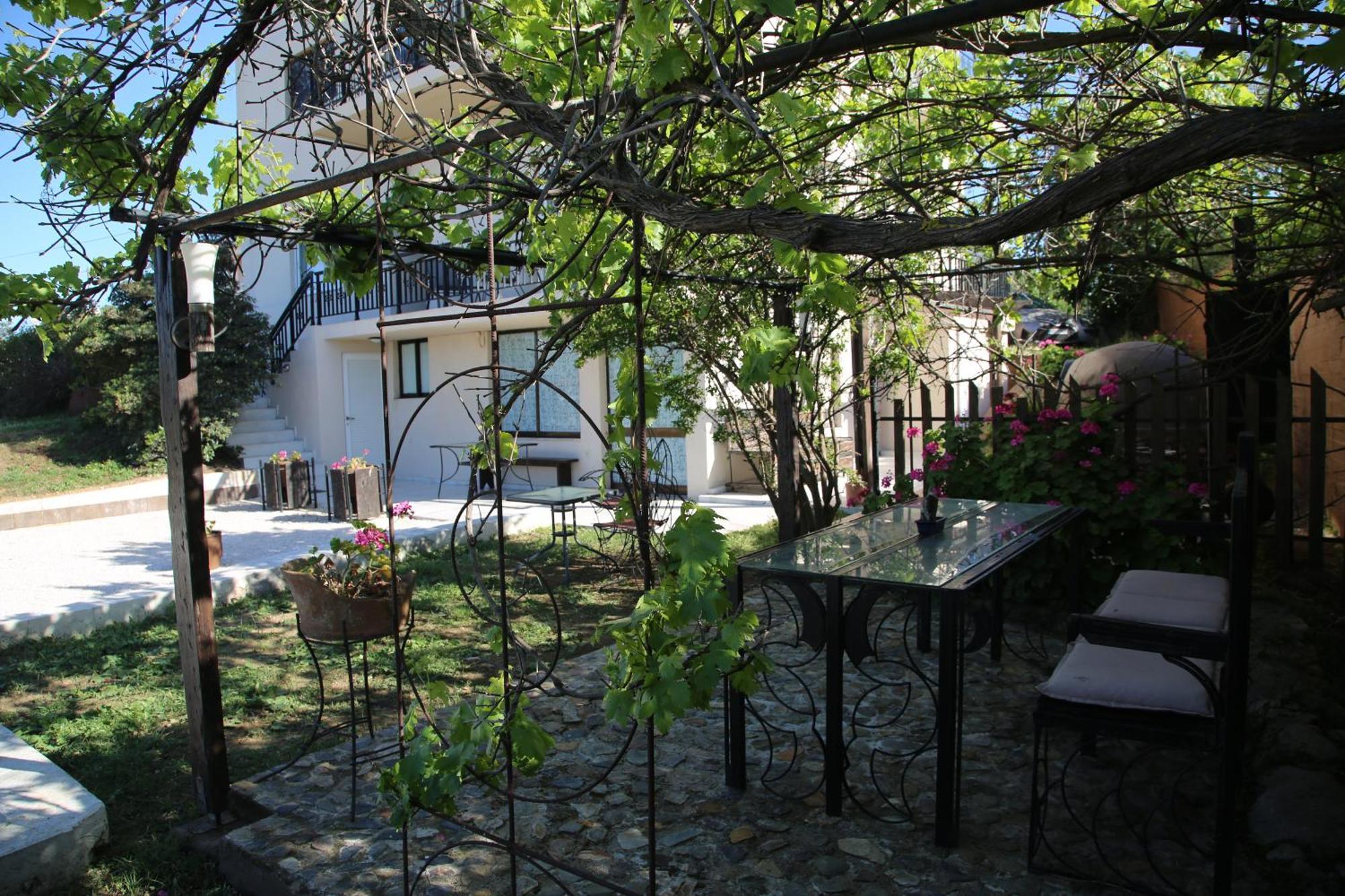 Manos Apartments Kolymbari Exterior photo