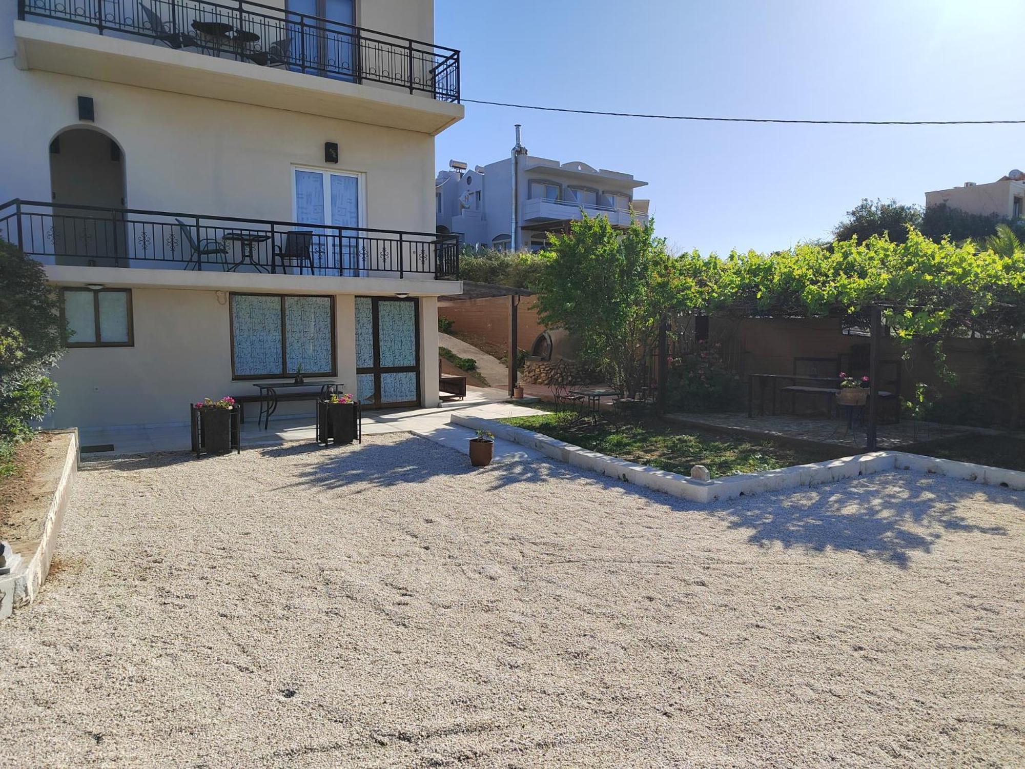 Manos Apartments Kolymbari Exterior photo